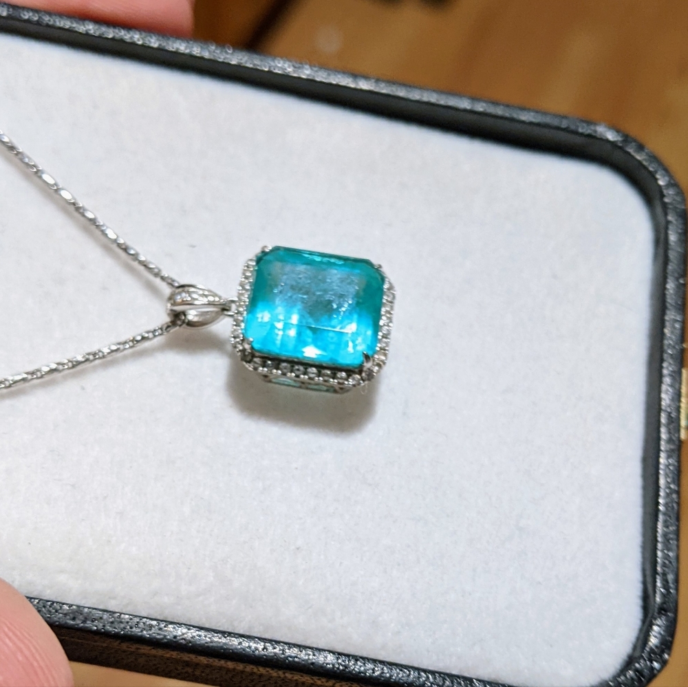 8.52ct Huge Natural Columbian Emerald and diamond pendant and chain!!! - Picture 8 of 16